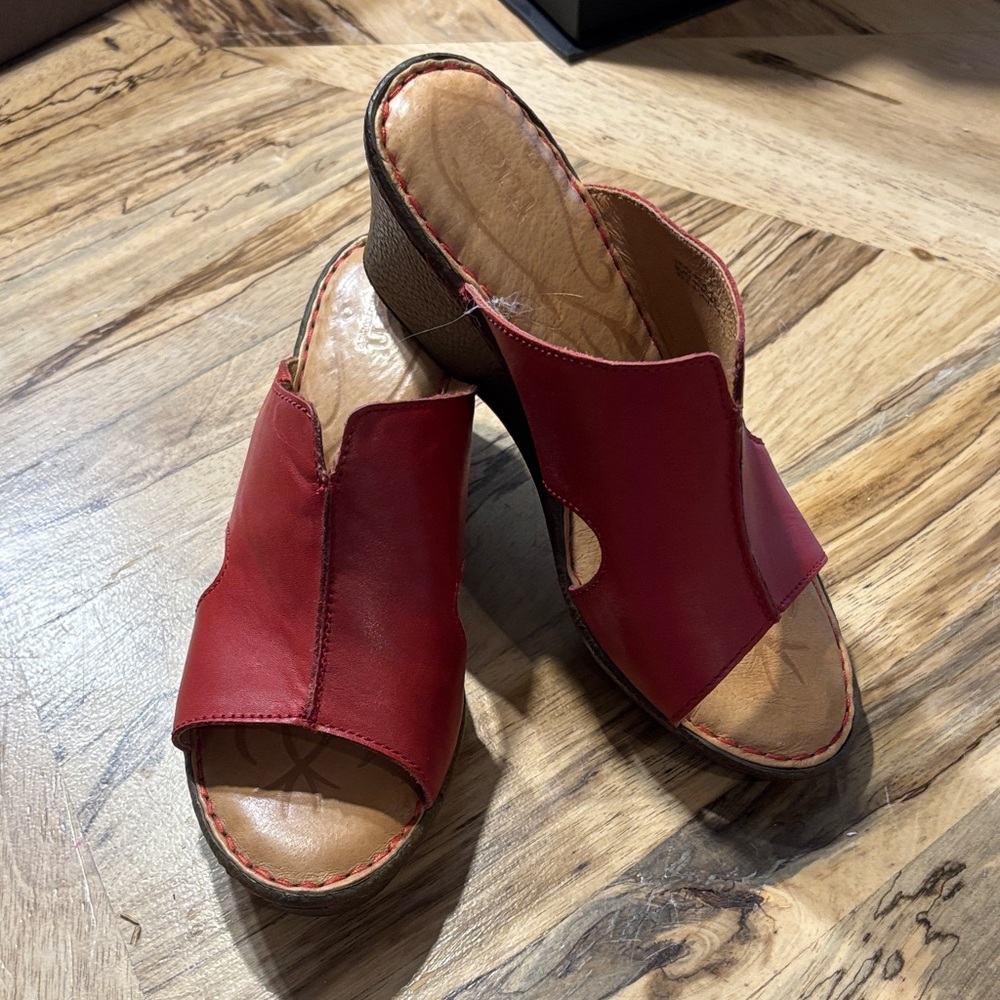 Born Women's Red Leather Mules
